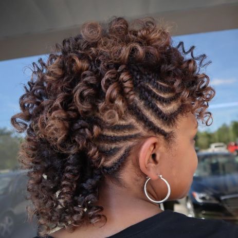 Mohawk Updo With Side Twists Side Flat Twist Hairstyles, Braid Mohawk For Black Women, Crochet Mohawk Hairstyle, Mohawk Curly Hair, Braided Mohawk For Black Women, Crochet Mohawk, Natural Hair Mohawk, Mohawk Braids, Curly Mohawk Hairstyles