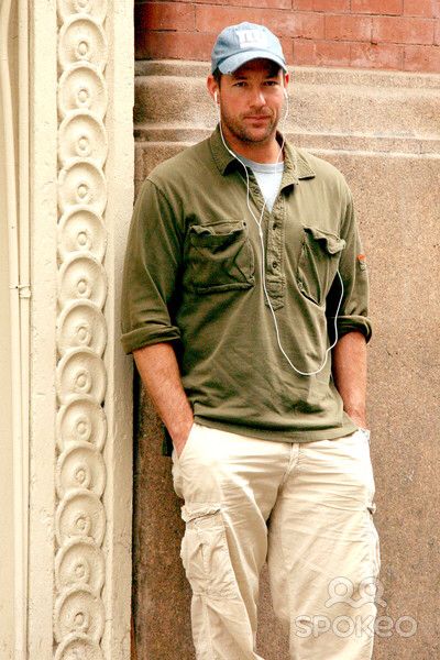 Edward Burns Edward Burns, New Town, Khaki Pants, Celebrities