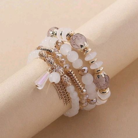 Add This Sassy Charm To Your Outfit Very Versatile Beautiful Crystal Beads. Brand New Crystal Bracelets Diy, Afro Jewelry, Memory Wire Jewelry, Beaded Memory Wire Bracelets, Trending Bracelets, Beaded Memory Wire, Rose Gold Quartz, Adjustable Bangle Bracelet, Gems Bracelet