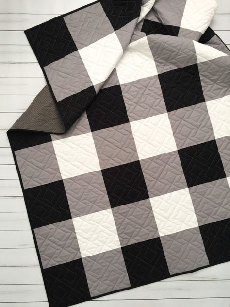 Confetti Cotton – Jumbo Buffalo Plaid Quilt   Tutorial! Buffalo Check Quilt, Buffalo Plaid Quilt, Easy Quilt Tutorials, Gingham Quilt, Modern Quilt Blocks, Black And White Quilts, Nancy Zieman, Plaid Quilt, Easy Quilt