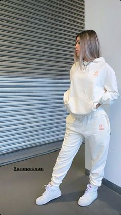 Aged Cheese, Sweats Outfit, Rachel Zegler, Fasion Outfits, Stylish Maternity Outfits, Effortlessly Chic Outfits, Outfit Mujer, Cute Lazy Outfits, Causual Outfits