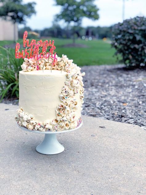 Movie Birthday Party Cake, Popcorn Birthday Cake, Movie Birthday Cake, Outdoor Movie Birthday, Popcorn Birthday, Popcorn Cake, Movie Popcorn, Movie Birthday Party, Movie Birthday