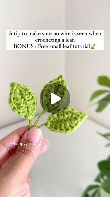 Crochet Leaves Tutorial, How To Crochet Leaves, Knit Tutorials, Crochet Wire, Hide Wires, Crochet Tips, Crochet Leaves, Wire Crochet, Crochet Creations