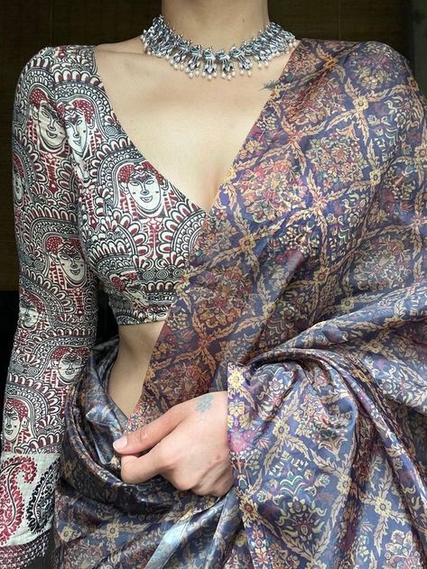 Saree Aesthetic, Saree Wearing Styles, Saree Wearing, Simple Saree Designs, Latest Blouse Designs Pattern, Traditional Blouse Designs, New Saree Blouse Designs, Latest Model Blouse Designs, Fashionable Saree Blouse Designs