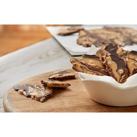 REESE'S Peanut Butter Bark Peanut Butter Bark Recipes, Peanut Butter Bark, Bark Recipes, Chocolate And Peanut Butter, Bark Recipe, No Bake Bars, Reeses Peanut Butter, Nice List, Peanut Butter Chips