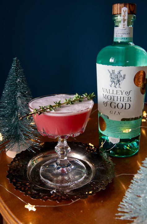 The earthy and warming notes of Valley of Mother of God Gin are joined by a chorus of citrus and froth in this elegantly balanced gin sour. Rosemary Martini, Gin Sour Recipe, Holiday Martinis, Rosemary Syrup, The Botanist, Gin Sour, Sour Foods, Blood Orange Juice, Sour Cocktail