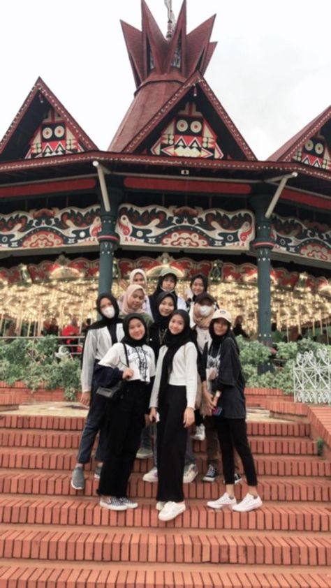 Ootd Dufan, Academic Dress, Ootd, Quick Saves