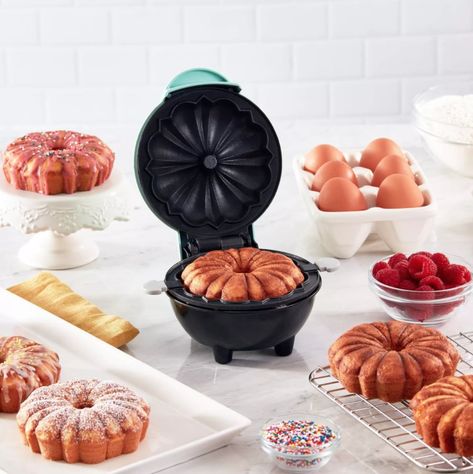 Dash Mini Bundt Maker Bundt Recipes, Kid Friendly Breakfasts, Cake Machine, Donut Maker, Mini Bundt, Pancake Maker, Pies Maker, Mini Bundt Cakes, Egg Cake