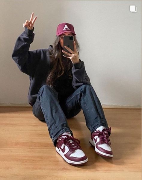 Nike Dunks Red Outfit, Nike Dunk Red Outfit, Nike Dunk Women Outfit, Red Nike Dunks Outfit, Red Dunks Outfit, Nike Dunk Outfit Woman, Dunk Outfit Women, Nike Dunk High Outfit, Outfits Dunks