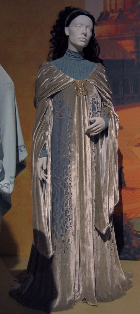 witches outer robes Witches Robes, Witches Robes Aesthetic, Witch Robes, Jedi Robes Aesthetic, Witch Gown, Star Wars Wardrobe, Dark Jedi Robes, 1600s Witch Dress, Witch Robes Harry Potter