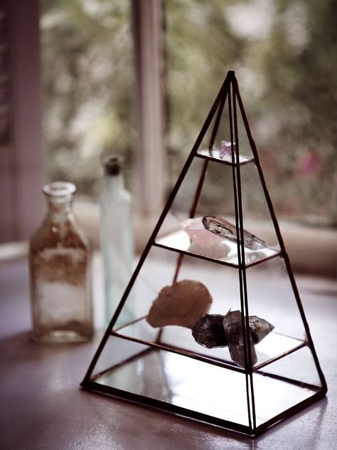 the perfect way to store my crystals (by ABJ glassworks + free people) Feng Shui Dicas, Indian Decor, Rock Collection, Gems And Minerals, Tiny Homes, Crystal Gems, Crystals Minerals, Rocks And Minerals, Rocks And Crystals