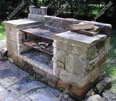 Stone Bbq, Grill Designs, Veneer Stone, Brick Bbq, Outdoor Cooking Area, Wood Grill, Barbecue Design, Outdoor Barbeque, Outdoor Bbq Grill