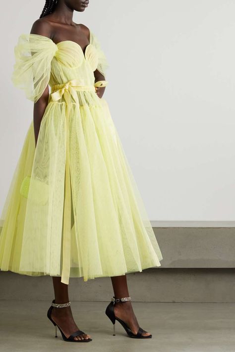 Net Puff Sleeves, Pleated Tulle Dress, Puff Sleeve Gown, Mcqueen Dress, Vintage Fashion 1950s, Designer Maxi Dress, Fashion 1950s, Yellow Midi Dress, Ball Gown Skirt