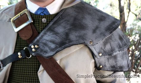 Diy Steampunk Costume, Pauldron Pattern, Steampunk Diy Costume, Costume Simple, Steampunk Patterns, Wearable Architecture, Hunter Costume, Diy Steampunk, Steampunk Costumes