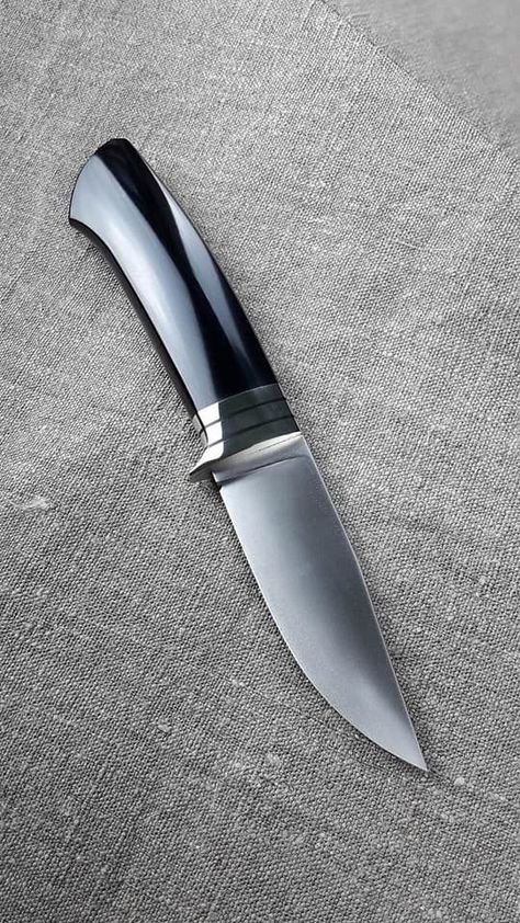 Trench Knife, Knife Patterns, Japanese Knife, Hard Metal, Knife Design, Cool Knives, Knife Sheath, Custom Knife, Knife Handles