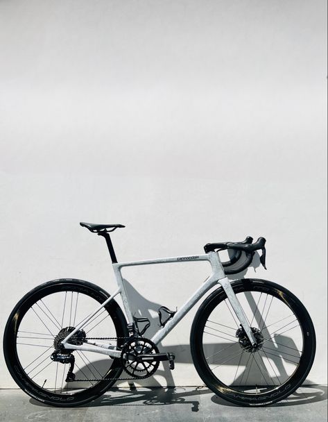 Cannondale Supersix Evo, Titanium Road Bike, Supersix Evo, Bike Swag, White Bike, Steel Bike, Beautiful Roads, Bike Style, Gravel Bike