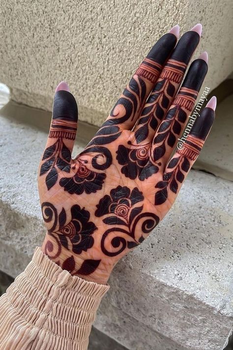 Dark Mehndi Designs, Front Mehndi Design, Hand Mehndi Design, Mehndi Designs For Kids, Mehndi Design Pictures, Very Simple Mehndi Designs, Simple Mehndi Designs Fingers, Modern Mehndi Designs, Full Mehndi Designs