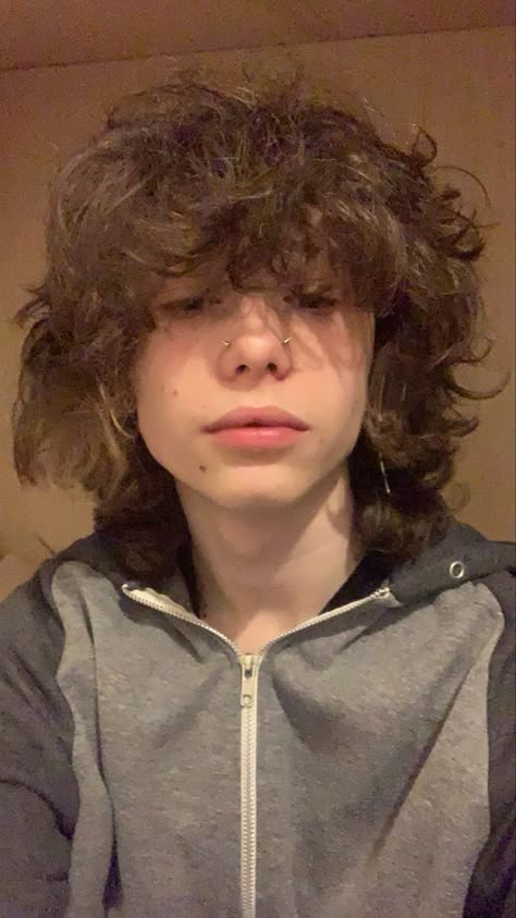 Grunge Male Face Claims, Trans Guy Long Hair, Hair Cuts Short Curly, Trans Men Haircut, Trans Man Haircut, Trans Haircut Ftm, Brown Hair Guy, Brown Haired Boy, Trans Boy Haircut