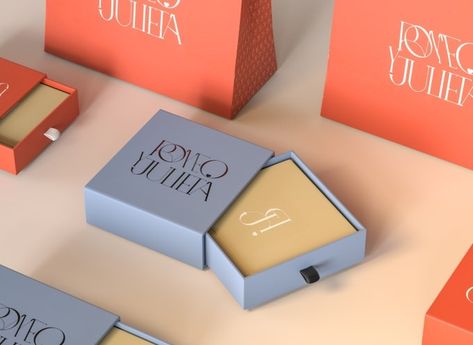 Creative Packaging Jewelry, Jewelry Box Packaging Design, Creative Packaging Design Jewelry, Creative Jewellery Packaging, Jewelry Packaging Mockup, Jewellery Box Design Jewelry Packaging, Jewelry Design Packaging, Packaging Design For Jewelry, Packaging Design Inspiration For Jewelry