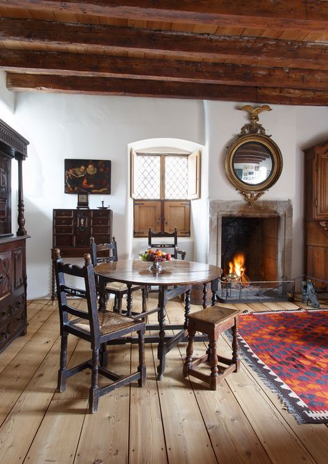 Medieval Home Decor, 17th Century House, Rugs Ideas, Houses Interior, Scottish Homes, Period Living, Rustic Apartment, Clean Hardwood Floors, Natural Wood Flooring