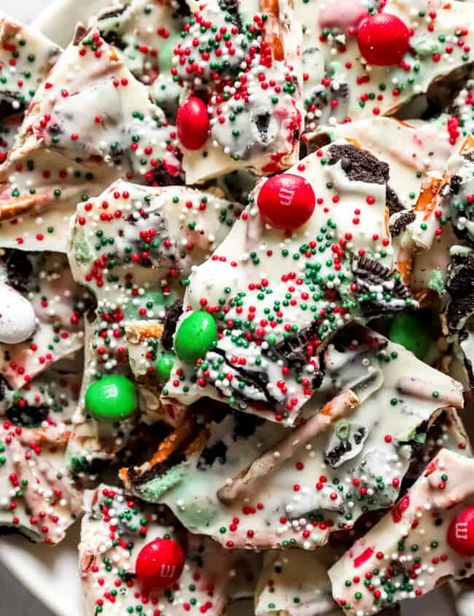 Christmas Chocolate Bark Recipes, Chocolate Bark Christmas, Christmas Bark Recipes, Oreo Bark, Christmas Bark, White Chocolate Bark, The Cookie Rookie, Frozen Christmas, Cookie Rookie