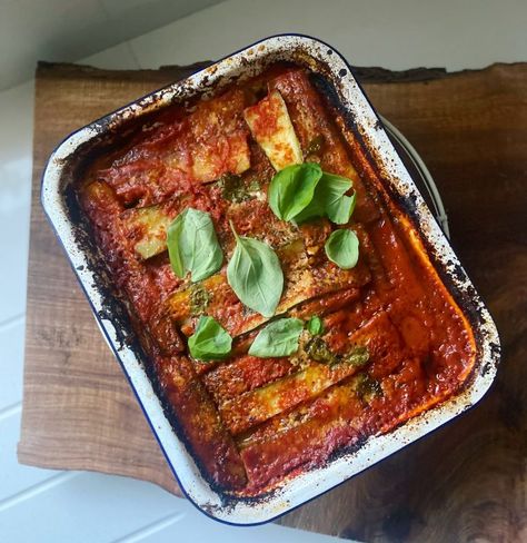 Aubergine and courgette Parmigiana Aubergine And Courgette Recipes, Courgette Recipes, Parmigiana Recipe, Veggie Mains, Aubergine Recipe, Nutrition Plans, Mediterranean Style, Zucchini, Nutrition