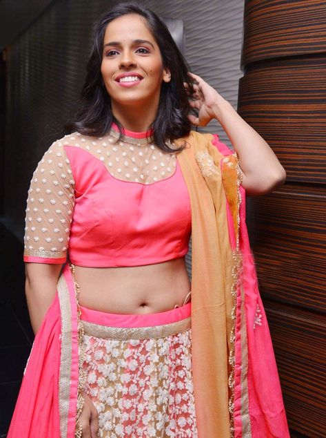 Saina Nehwal, Kapil Sharma Show, Celebrity Bodies, Bollywood Quotes, Kapil Sharma, Sports Celebrities, Dress Bra, Monica Bellucci, Female Celebrities