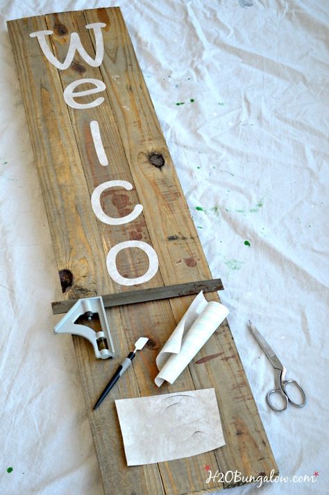 Indoor Outdoor Large DIY Wood Welcome Sign Diy Pallet Decoration, Outdoor Welcome Sign, Welcome Signs Front Door, Wooden Signs Diy, Wooden Welcome Signs, Wedding Signs Diy, Front Porch Signs, Porch Welcome Sign, Barn Wood Signs