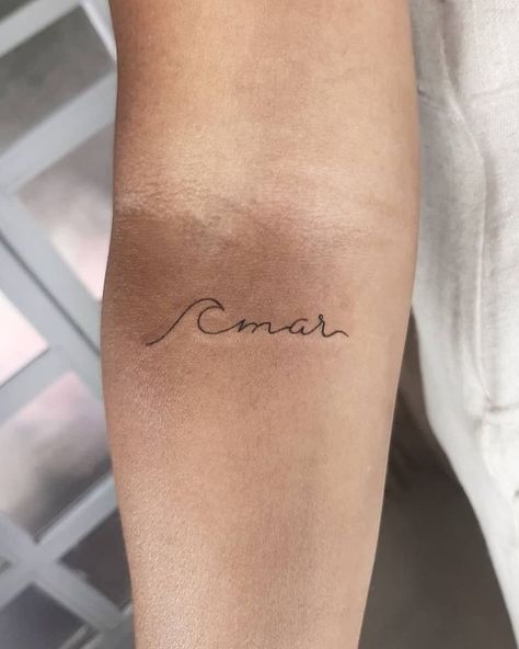 Tattoos Classy, Small Feminine Tattoos, Amor Tattoo, Ear Tattoo Ideas, L Tattoo, Aries Tattoo, Ear Tattoos, Omerta Tattoo, Tattoo Photography