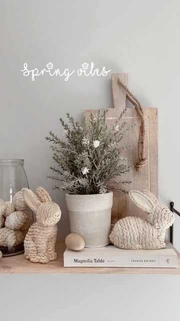 Easter Neutral Decor, Neutral Easter Decor Ideas, Spring Decor 2024, Easter Decorations Mantle, Rustic Easter Decor Ideas, Boho Easter Decor, Spring Shelf Decor, Vintage Spring Aesthetic, Elegant Easter Decor