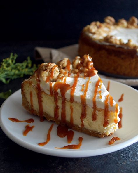 Cream Cheesecake Recipes, Award Winning Cheesecake, Irish Dessert, Irish Cream Cheesecake, The Original Dish, Whipped Cream Topping, Irish Desserts, Cream Cheesecake, Caramel Drizzle