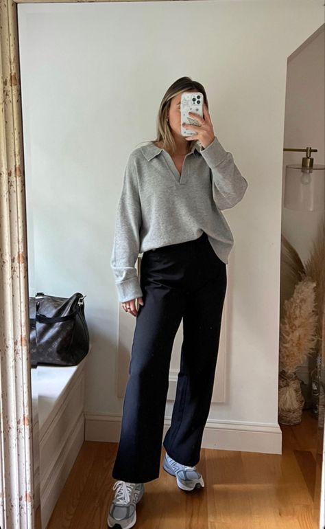 Simple Proffesional Outfit, Workwear Inspo Women, Birkenstock Business Casual, Comfortable Casual Outfits For Women, Scandi Fashion 2023, White Sneaker Work Outfits Women, Scandi Business Casual, Winter Casual Friday Work Outfits, Elegant Athleisure Outfits