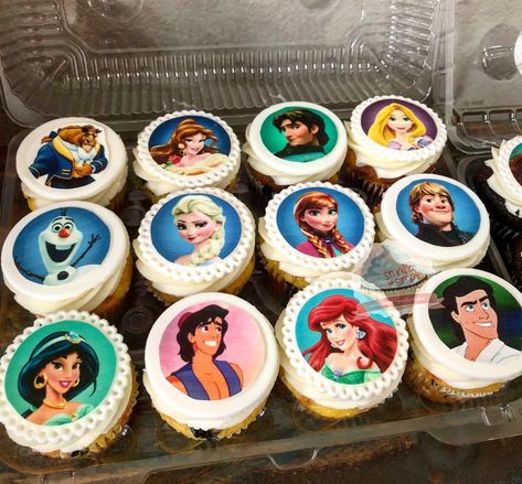 Prince And Princess Cupcakes, Simple Cupcakes, Princess Cupcake, Disney Cupcakes, Princess Cupcakes, Easy Cupcakes, Cupcake Decorating, Fondant Toppers, Chocolate Cupcakes