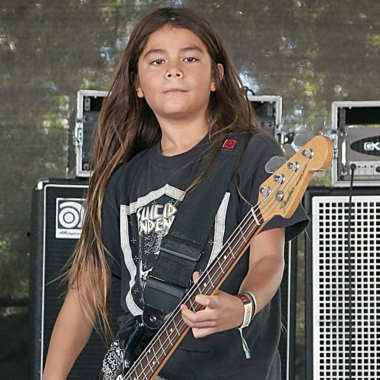 Robert Trujillo's 12 Year Old Son To Fill In For KORN's Fieldy On S.A. Tour Tye Trujillo, Robert Trujillo, Children Of Men, Bass Player, Blues Rock, Music Stuff, Hard Rock, Heavy Metal, Music Artists