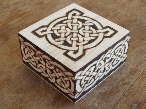 Norse Knot Box Wood Burning Picture Transfer To Wood, Wood Burn Designs, Pyrography Patterns, Artistic Ideas, Woodburning Projects, Viking Designs, Pyrography Art, Celtic Patterns, Wood Burning Crafts