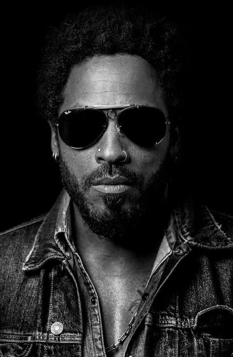 Black And White Photoshoot, Romeo Blue, White Photoshoot, Portrait Black And White, Celebrity Photography, Warrior Spirit, Lenny Kravitz, Rock Concert, Mens Style