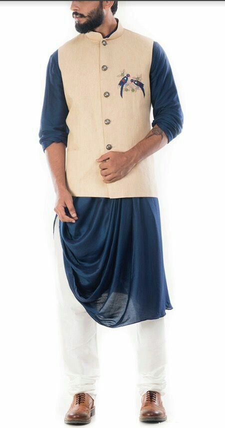 ad2b91767f21b96a0bd825ffe7682975 Groomsmen Ideas, Indian Groom Wear, Outfits Indian, Gents Kurta, Kurta Men, Mens Kurta Designs, Men's Ethnic Wear, Wedding Outfit Men, Indian Men Fashion