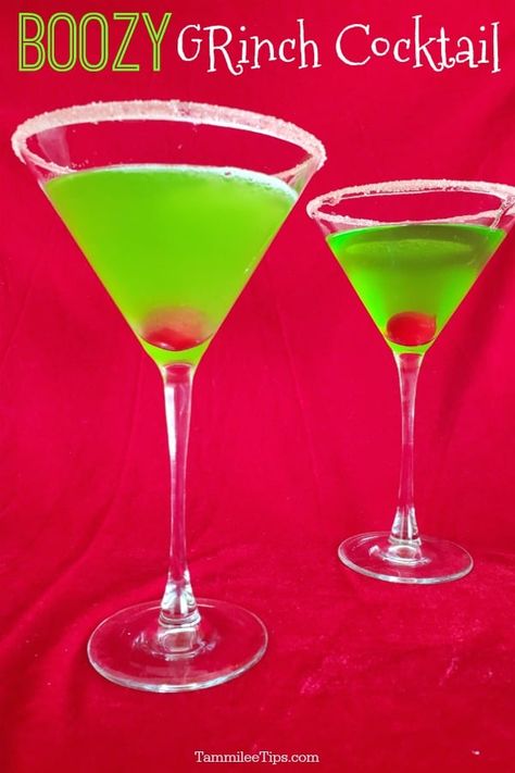 Easy to make and oh so delicious Boozy Grinch Cocktail Recipe! Vodka and Midori along with fruit juice make this a great holiday party drink recipe! So easy to make and tastes amazing. Grinch Alcholic Drink, Grinch Cocktail Recipe, Grinch Cocktail, Midori Drinks, Midori Cocktails, Fun Holiday Cocktails, Fun Holiday Drinks, Grinch Drink, Grinchmas Party