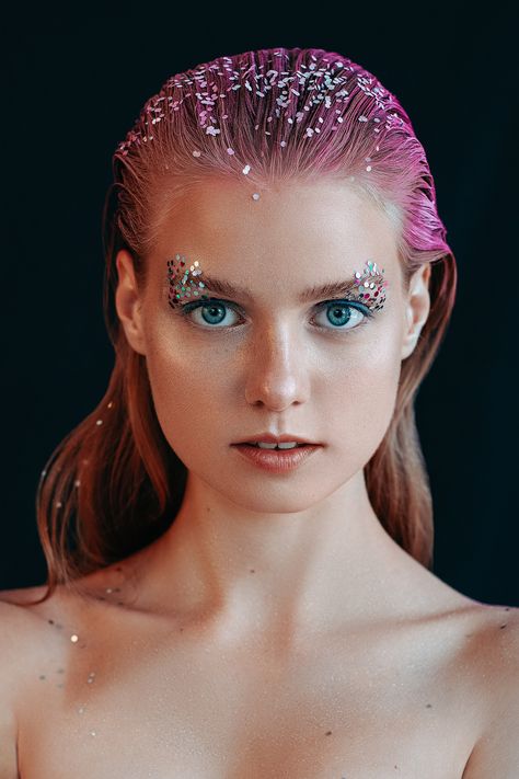 Alien Crown, Punch Magazine, Photography Makeup, Glitter Hair, Glitter Makeup, Makeup Makeup, Makeup Art, Girl Face, Art Reference