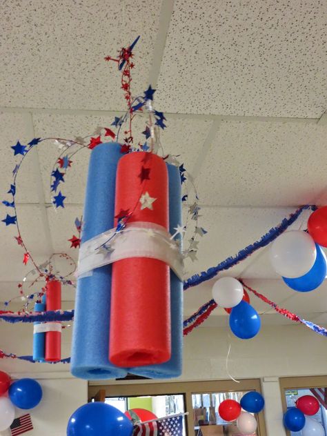 4th of July ideas - pool noodles wrapped with crepe paper and garland coming out the top! 4th Of July Ideas, Pool Noodle Crafts, 4th Of July Parade, Independance Day, July Ideas, Pool Noodle, Fourth Of July Decor, Patriotic Crafts, Pool Noodles