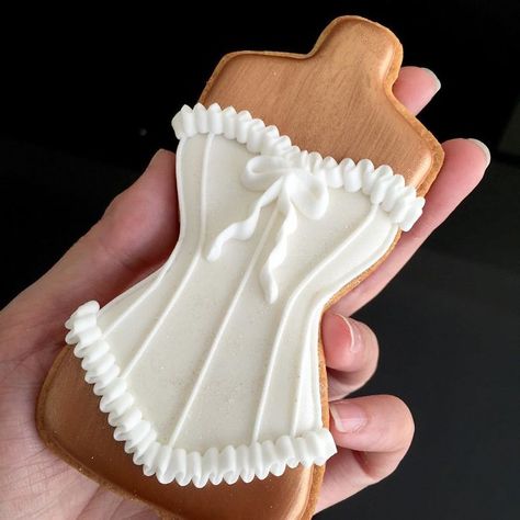 I Enjoy Creating Art In Butter Cookies Lingerie Shower Cookies, Corset Cookies, Lingerie Cookies, Wedding Dress Cookies, Cookies Decorated With Royal Icing, Bridal Cookies, Cookie Wedding Favors, Royal Iced Cookies, Cookie Decorating Party