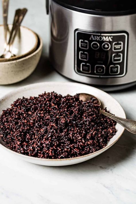 Rice In Rice Cooker, Cooking Black Rice, Black Rice Recipe, Rice In A Rice Cooker, Aroma Rice Cooker, Zojirushi Rice Cooker, Pressure Cooker Rice, Rice On The Stove, Seared Chicken Breast