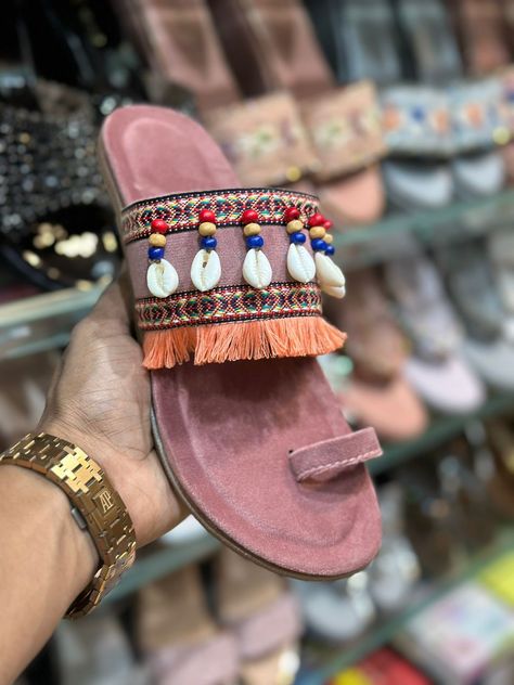 Diy Slippers, Navratri Special, Palm Beach Sandals, Women's Footwear, Cute Shoes, Slip On Sandal, Workout Videos, Womens Sandals, Sandals Heels