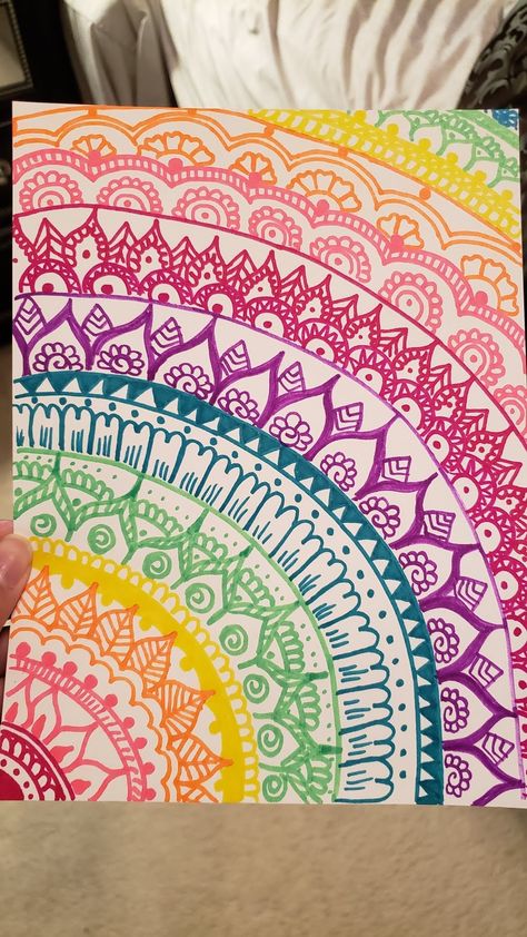 Unique Color Wheel Ideas, Mandela Art Drawing, Mandela Drawings, Mandala Art Colorful, Mandela Drawing, Aesthetic Mandala Art, Simple Mandala Design, Drawing Mandala, Peace Sign Art