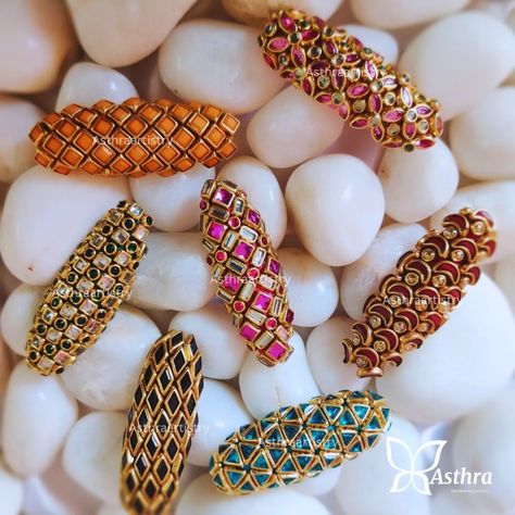 Customised Kundan Saree Pins ✨ DM/Whatsapp to 8015796936 for enquires and orders #kundanjewellery#saree#sareepin#kundan#silkthread#accessories#explore#explorepage#asthraartistry#instagood#trending Saree Pins, Saree Pin, Wool Crafts, Kundan Jewellery, Bangles, Saree, Wool, Pins, Quick Saves