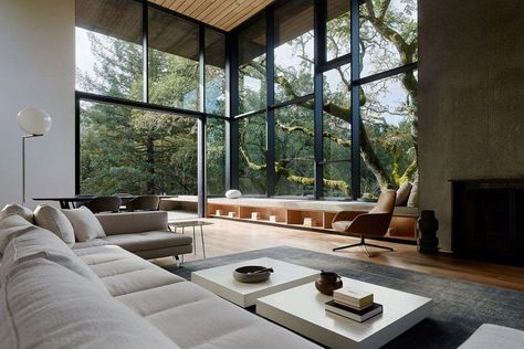 These asymmetrical windows frame a picture-perfect view of the California countryside. Interior Design Per La Casa, Decor Minimalist, Spacious Living Room, Design Minimalista, Design Del Prodotto, Design Case, House In The Woods, Beach House Decor, House Inspo