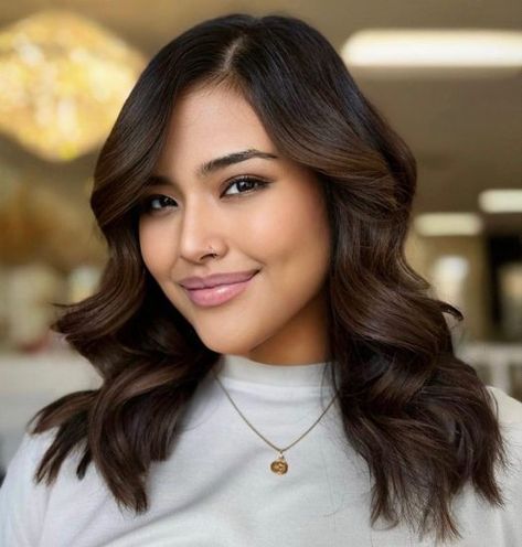 Hollywood Waves for Long Thick Hair Curls Side Part, Hot Roller Curls, Thick Bob Haircut, Haircuts For Thick Wavy Hair, Blonde Inverted Bob, Espresso Hair, Medium Brunette, White Blonde Highlights, Old Hollywood Waves