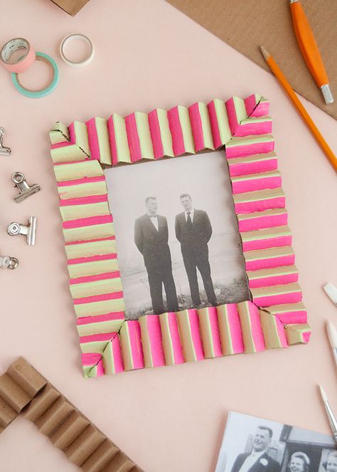 DIY Projects Archives | Page 8 of 99 | Handmade Charlotte Cardboard Picture Frames, Happy Crafts, Painted Picture Frames, Diy Projects Gifts, Diy Crafts For Teens, Cardboard Frame, Handmade Charlotte, Colorful Frames, Diy Picture Frames