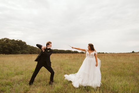 Our bridesmaids all had harry potter wands and our groomsmen all had star wars light sabers. It was SO much fun to take our nerdy, geeky photos! Harry Potter Star Wars Wedding, Star Wars Engagement Photos, Star Wars Engagement, Harry Potter Wands, Lego Wedding, Star Wars Wedding Theme, Sabre Laser, Star Wars Light, Wedding Portrait Poses