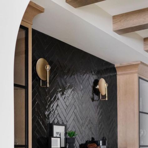 SmithErickson Designs Inc. on Instagram: "Absolutely in love with this upper floor wet bar. We wanted it to be functional and elegant. With the herringbone tile installation it was the perfect way to add some depth to a minimal palate. Interior design: @smithericksondesigns Design & Build: @calbridge_homes Photographer: @mjay.photography" Black Bar Backsplash Ideas, Black Backsplash Bar, Brass Backsplash Wetbar, Black Tile Backsplash Bar, Matte Black Herringbone Backsplash, Lake House Family Room, Kitchen Expansion, Diy Kitchen Hacks, Basement Wet Bar